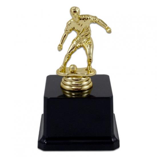 Futbol figürlü ödül heykeli